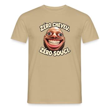 Keine Haare, keine Sorgen – Glatze und bärtiger Humor - Männer T-Shirt - Sandbeige - Vorne - AI Model Male 178 light (178cm)