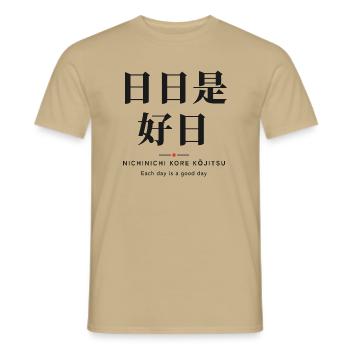 日日是好日 — Jeder Tag ist ein guter Tag | Zen - Männer T-Shirt - Sandbeige - Vorne - AI Model Male 178 light (178cm)