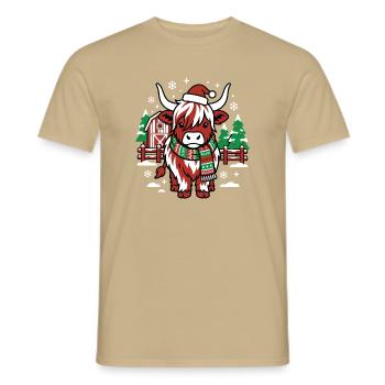 Rote Weihnachtsmannkuh auf Winter Farm - Männer T-Shirt - Sandbeige - Vorne - AI Model Male 178 light (178cm)