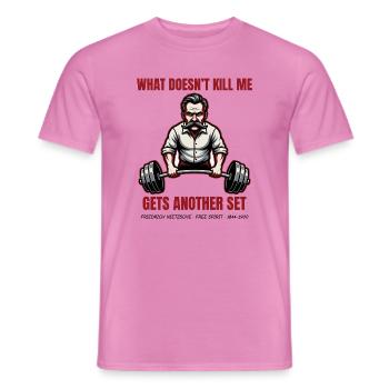 Nietzsche – Gets Another Set - Männer T-Shirt - Pink - Vorne - AI Model Male 178 dark (178cm)