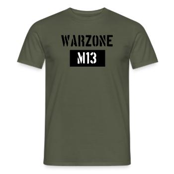 Warzone M13 - Gamer TShirt Merch Fanartikel Gamer - Männer T-Shirt - Militärgrün - Vorne - AI Model Male 178 light (178cm)