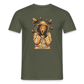 Der Schrei des Imkers - Männer T-Shirt - Militärgrün - Vorne - AI Model Male 178 light (178cm)
