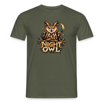 Night Owl Eule Low Poly T-Shirt Nachteule Mond - Männer T-Shirt - Militärgrün - Vorne - AI Model Male 178 light (178cm)