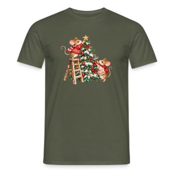 Mäuse schmücken den Weihnachtsbaum - Männer T-Shirt - Militärgrün - Vorne - AI Model Male 178 light (178cm)
