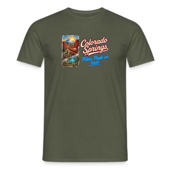 Colorado Springs Retro Vintage Pikes Peak Design - Männer T-Shirt - Militärgrün - Vorne - AI Model Male 178 light (178cm)