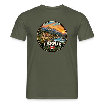 Fernie British Columbia Kanada Berge Natur - Männer T-Shirt - Militärgrün - Vorne - AI Model Male 178 light (178cm)