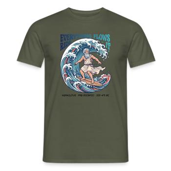 Heraclitus – Everything Flows - Männer T-Shirt - Militärgrün - Vorne - AI Model Male 178 light (178cm)