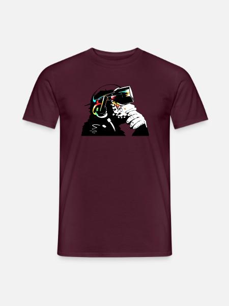 Monksy - Affe mit Virtual Reality Brille - Männer T-Shirt - Ziegelrot
