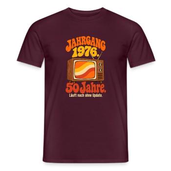 Jahrgang 1976 Läuft ohne Update - Männer T-Shirt - Ziegelrot - Vorne - AI Model Male 178 light (178cm)