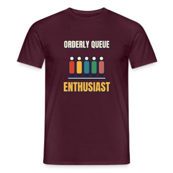 Ordnungsvolles Warteschlangen-Enthusiast Lustiges britisches Anstehen - Männer T-Shirt - Ziegelrot - Vorne - AI Model Male 178 light (178cm)