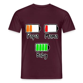 Papa Mama Baby – Lustiger Familien Akku Spruch - Männer T-Shirt - Ziegelrot - Vorne - AI Model Male 178 light (178cm)