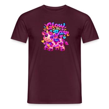 Kuh T-Shirt – Glow in the Barn Gummy Cow - Männer T-Shirt - Ziegelrot - Vorne - AI Model Male 178 light (178cm)