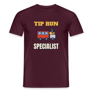 Tipp Lauf Spezialist Lustiger Wochenend-Papa Tee - Männer T-Shirt - Ziegelrot - Vorne - AI Model Male 178 light (178cm)