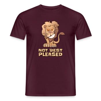 Löwe ist nicht besonders zufrieden - Männer T-Shirt - Ziegelrot - Vorne - AI Model Male 178 light (178cm)