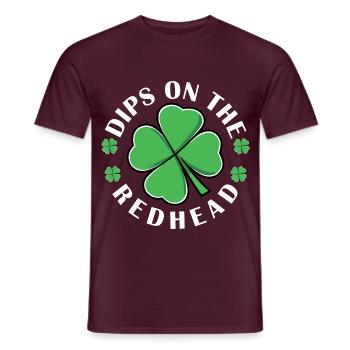 Lustige St. Patricks Irish Dibs Auf Kleeblatt - Männer T-Shirt - Ziegelrot - Vorne - AI Model Male 178 light (178cm)