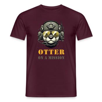 Otter mit Militärhelm und Sonnenbrille auf Mission - Männer T-Shirt - Ziegelrot - Vorne - AI Model Male 178 light (178cm)