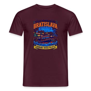 Festive Wonderland Danube River Pilots Bratislava - Männer T-Shirt - Ziegelrot - Vorne - AI Model Male 178 light (178cm)