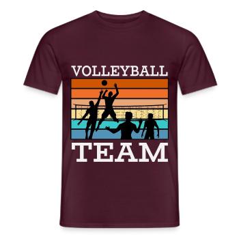 Volleyball Team – Retro Sonnenuntergang - Männer T-Shirt - Ziegelrot - Vorne - AI Model Male 178 light (178cm)