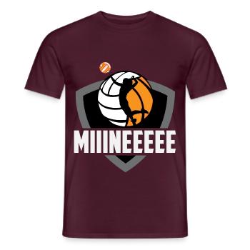 Miiineeee Volleyball Wappen – Spieler Ruf - Männer T-Shirt - Ziegelrot - Vorne - AI Model Male 178 light (178cm)