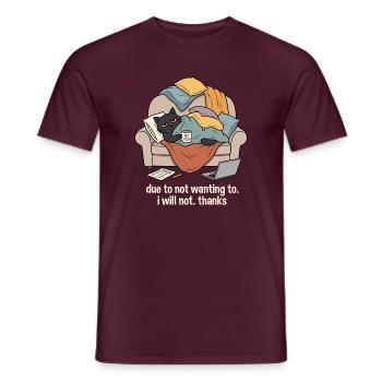 Katzensofa Prokrastination Humor - Männer T-Shirt - Ziegelrot - Vorne - AI Model Male 178 light (178cm)