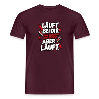 Läuft bei dir – Rückwärts und bergab, aber läuft! - Männer T-Shirt - Ziegelrot - Vorne - AI Model Male 178 light (178cm)