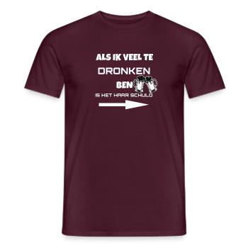Betrunkene Freundinnen - Männer T-Shirt - Ziegelrot - Vorne - AI Model Male 178 light (178cm)