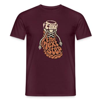 Take the Next Step – Retro Sneaker Design - Männer T-Shirt - Ziegelrot - Vorne - AI Model Male 178 light (178cm)