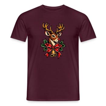 Festliche Rentiere mit Stechpalmenschleife - Männer T-Shirt - Ziegelrot - Vorne - AI Model Male 178 light (178cm)