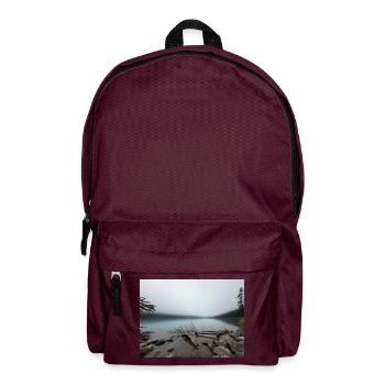 Nebliger Bergsee Waldlandschaft - Rucksack - Burgunderrot - Vorne