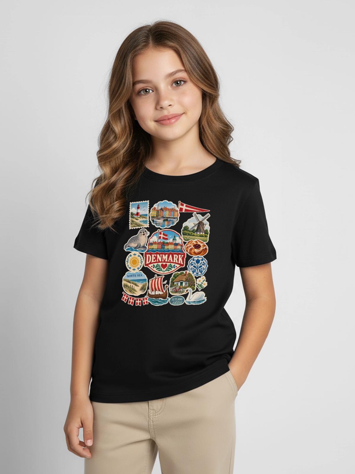Dänemark Reisesticker - Kinder T-Shirt - Schwarz - Vorne - AI Model Kid Female (0cm)