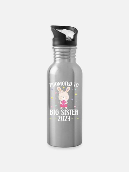 Zur großen Schwester befördert 2023 Schwesterchen - Trinkflasche mit integriertem Trinkhalm - Lightsilver