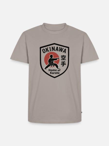 Okinawa- Home of Karate Shield Emblem - Männer Premium Bio T-Shirt - Taupe