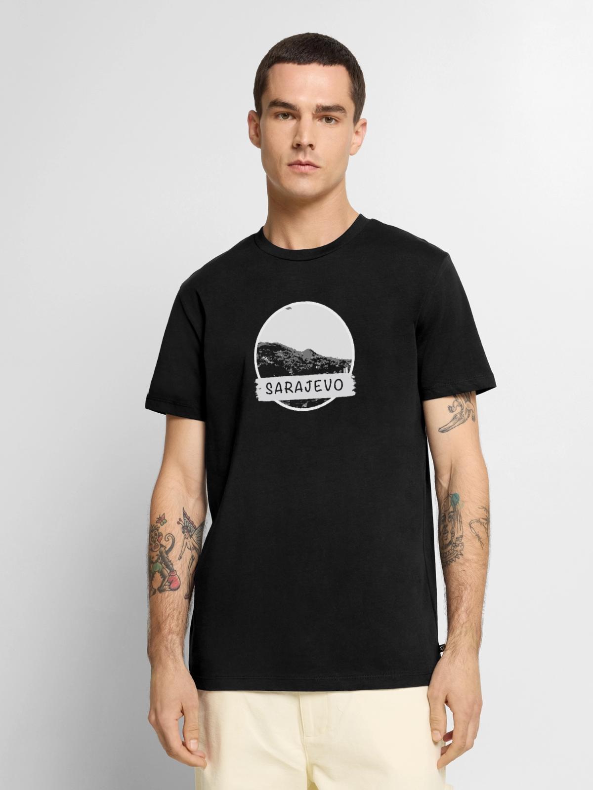 Sarajevo City - Männer Premium Bio T-Shirt - Schwarz - Vorne - Nico (187cm)