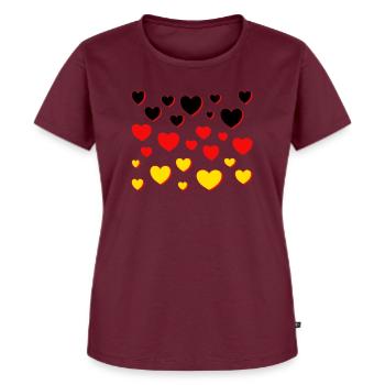 deutschland Fahne Herzen - Frauen Premium Bio T-Shirt - Burgunderrot - Vorne - Selfina (174cm)