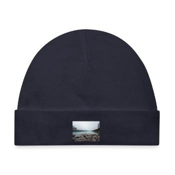 Nebliger Bergsee Waldlandschaft - Baby Premium Organic Mütze - Navy - Vorne