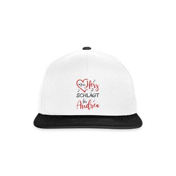 Mein Herz schlägt für Andrea - Snapback Cap - Weiß/Schwarz - Vorne