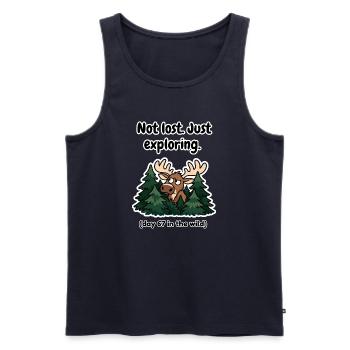 Nicht verloren, sondern nur Elche erkunden. - Männer Premium Bio Tank Top - Navy - Vorne - Michal (187cm)