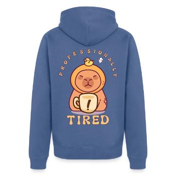 Professionell Müde Capybara Kaffee Bürohumor - Unisex Premium Bio Zip Hoodie - Taubenblau - Hinten - Nico (187cm)