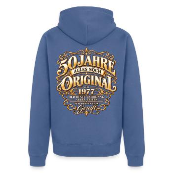 50 Jahre gereift – Jahrgang 1977 Vintage Design - Unisex Premium Bio Zip Hoodie - Taubenblau - Hinten - Nico (187cm)