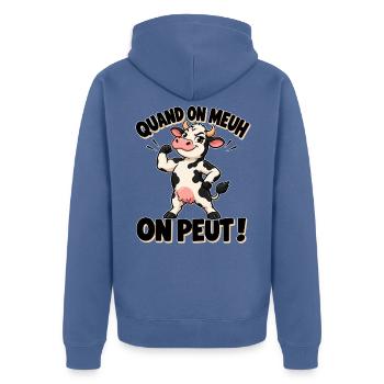 Cartoon Cow: Wenn du muhst, kannst du es - Unisex Premium Bio Zip Hoodie - Taubenblau - Hinten - Nico (187cm)