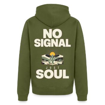 Kein Signal, nur Seelenwüsten-Vibe - Unisex Premium Bio Zip Hoodie - Khaki - Hinten - Nico (187cm)