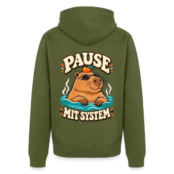 Pause mit System Capybara - Unisex Premium Bio Zip Hoodie - Khaki - Hinten - Nico (187cm)