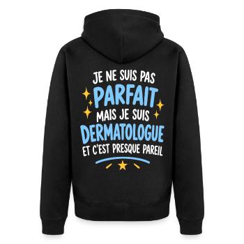 Fast perfekter Hautarzt - Unisex Premium Bio Zip Hoodie - Schwarz - Hinten - Nico (187cm)