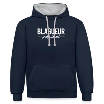 Blagueur Professionnel Prochaine Blague En Cours - Sweat à capuche contrasté - bleu marine/gris chiné - Devant - Nico (186cm)