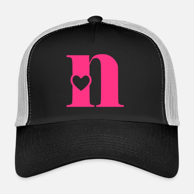 Buchstabe n Anfangsbuchstabe mit Herz Trucker Cap