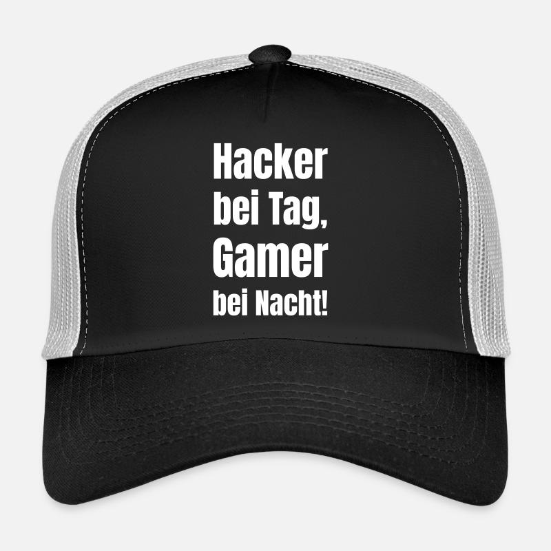 Hacker bei Tag, Gamer bei Nacht! Trucker Cap
