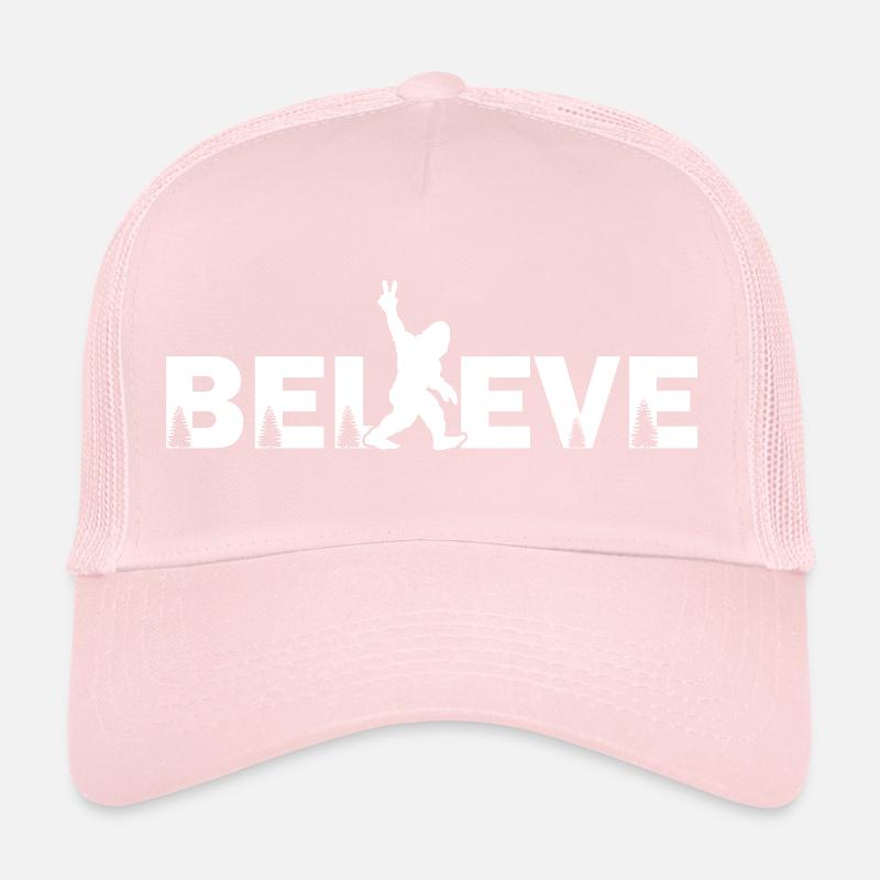 Pensez au design du cryptide de la forêt Sasquatch de Bigfoot Casquette trucker 