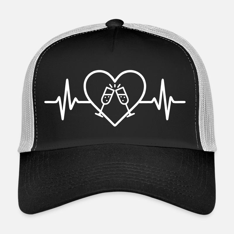 Sparkling flutes Brindisi heart bubbles Trucker Cap
