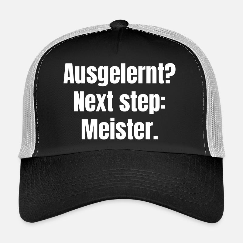 Next Step Meister: Typografische Wegweisung Trucker Cap
