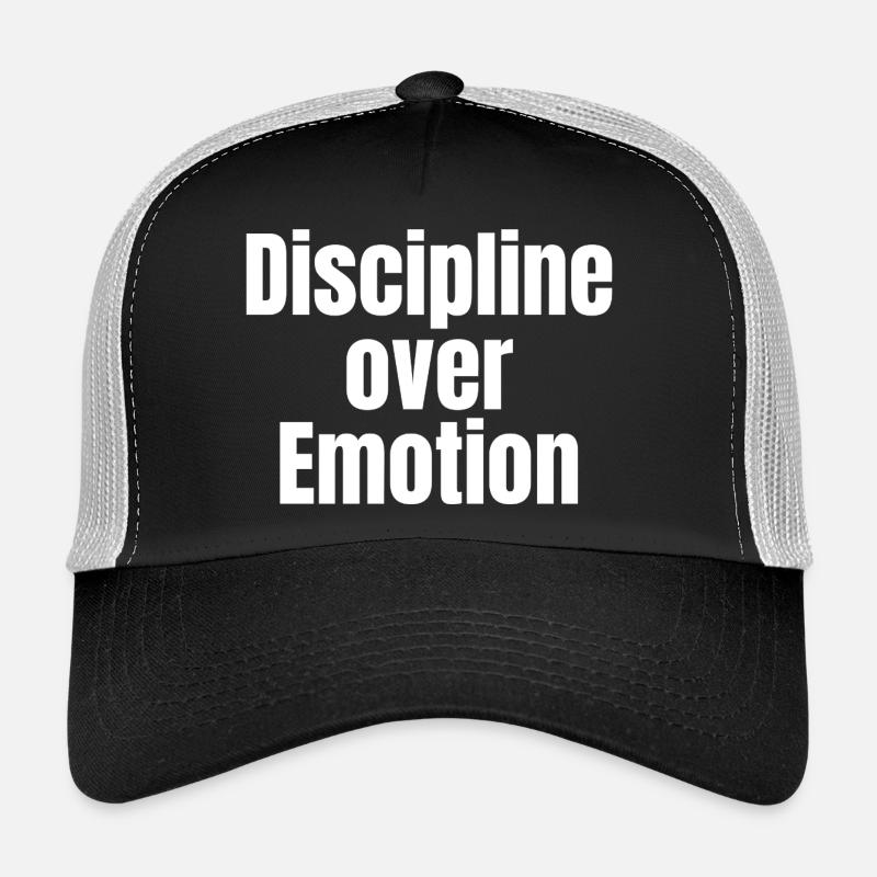 La discipline plutôt que l’émotion – Chemise Statement Casquette trucker 